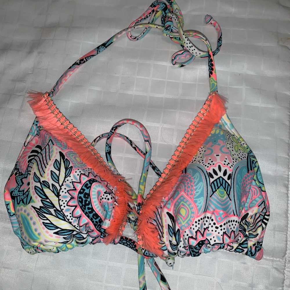 Adorable bathing suit top!